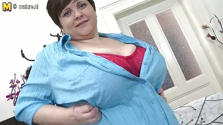 Kızıl saçlı amatör türk porno indir doktor, yumruğu ile bir doktor