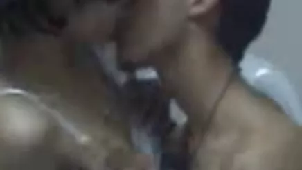 Sarışın bebek Flexibility ile ona parmaklar türkçe sex film içinde kıllı kedi