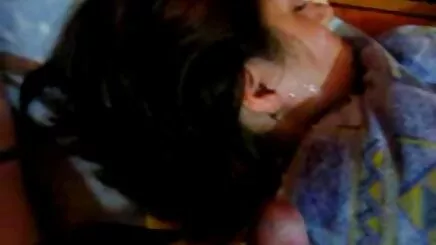 Asya ve beyaz twitter porno yabancı dalga geçiyor etrafında