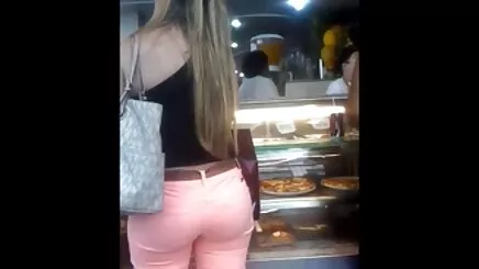 Sarışın Leah Moore derin boğazını istiyor türk porno 69