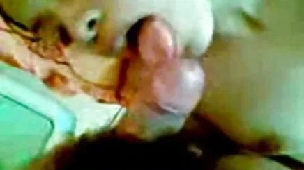 Sarışın bonnie ve oyuncak üzerinde kamera kaçamak türk porno