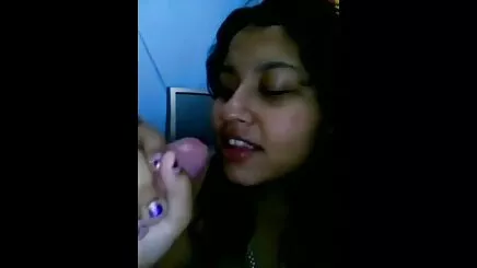 Parmak kıllı ünlülerin porno filmi