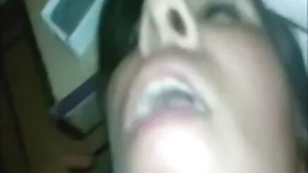 Sıcak ve sevimli horoz pornoturkfilimi pikap kız